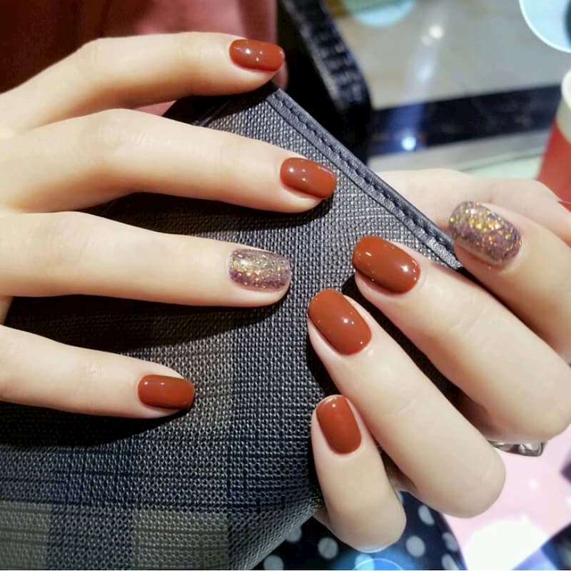 Cách vẽ mẫu nail cam nhũ tươi trẻ cho dịp hè 2021