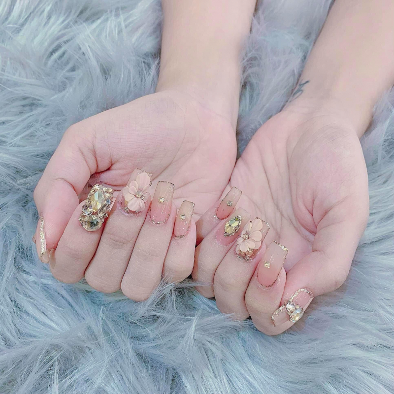 Hào Nails luôn cập nhật nhiều mẫu nails hiện đại, theo xu hướng mới