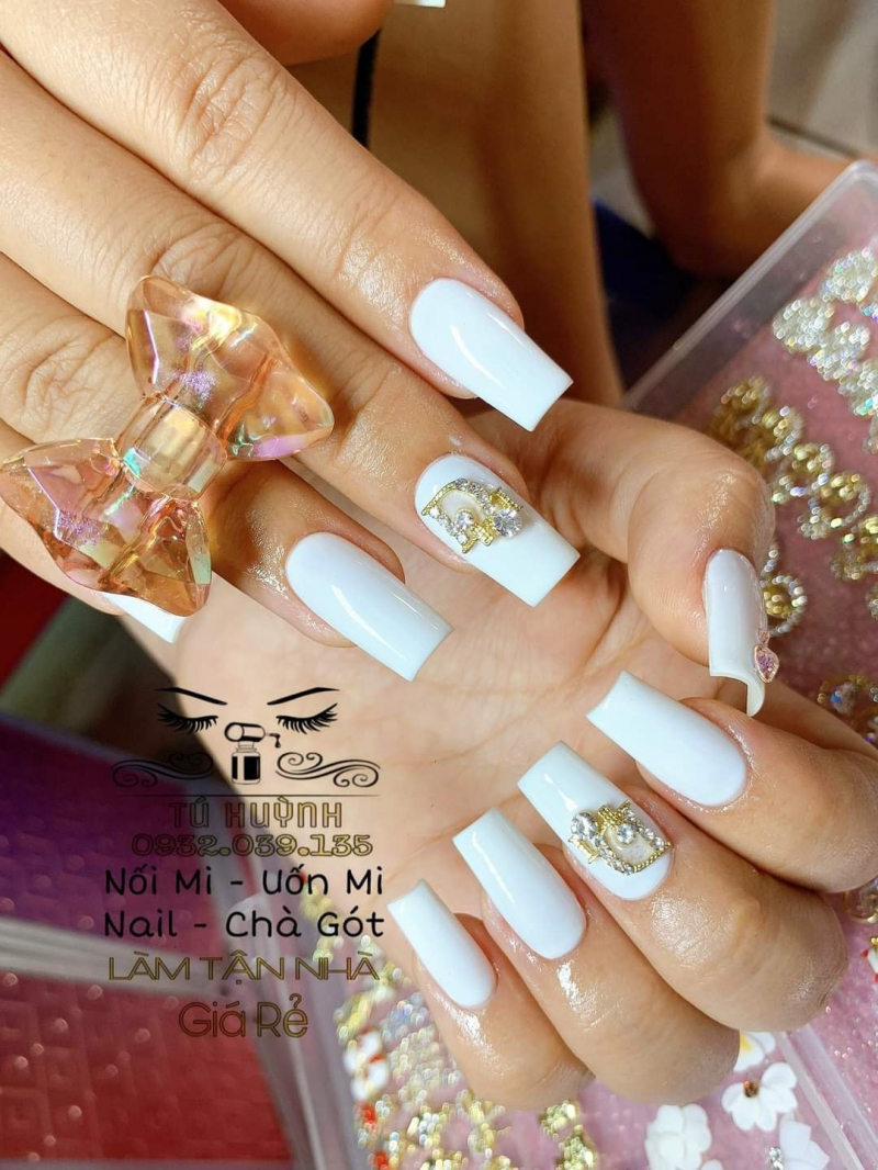 Tú Huỳnh Nail có nhiều những mẫu nail với kiểu dáng đẹp - độc - lạ, đảm bảo sẽ giúp cho bạn thể hiện một cách độc đáo style riêng của mình