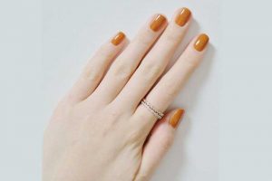 Cách vẽ mẫu nail cam nhũ tươi trẻ cho dịp hè 2021